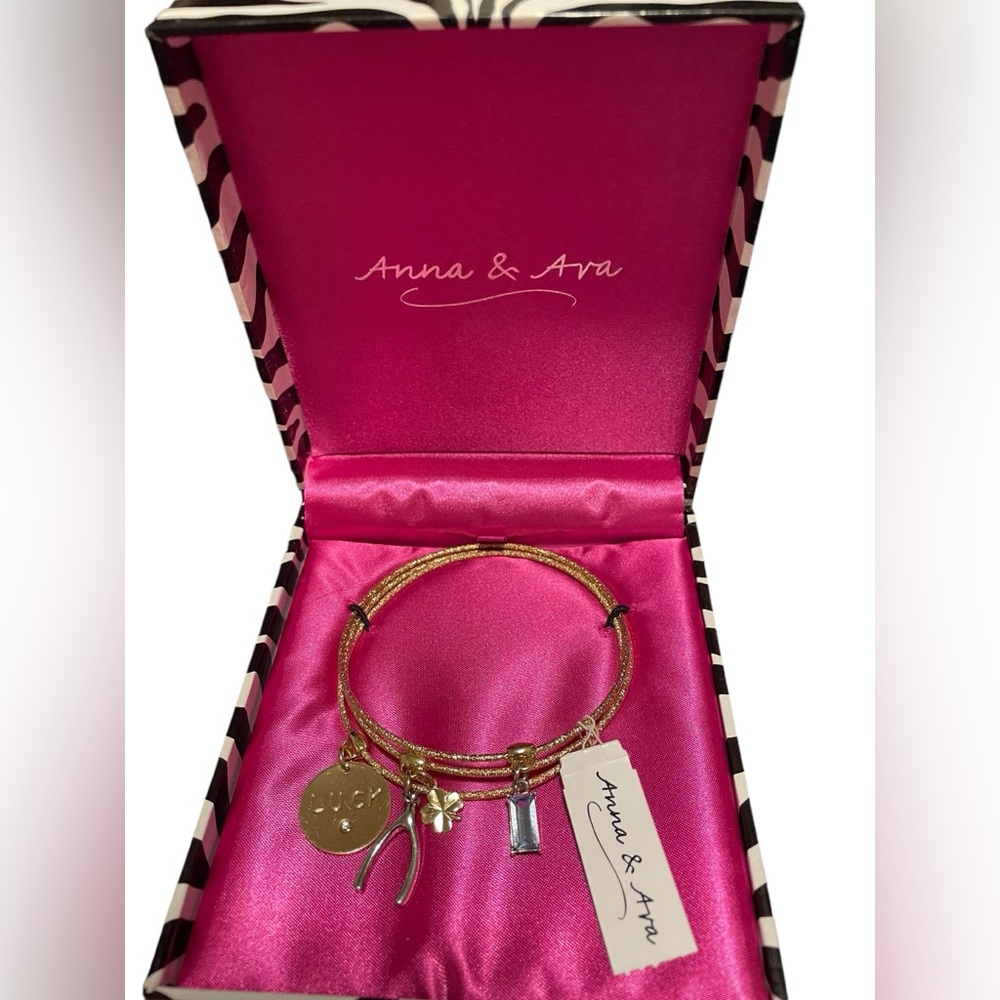 New in box Anna & Ava Luck bracelet